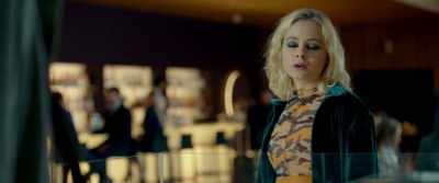Please. Look, I know I bothered
you and I made you miss your flight. - A Perfect Enemy