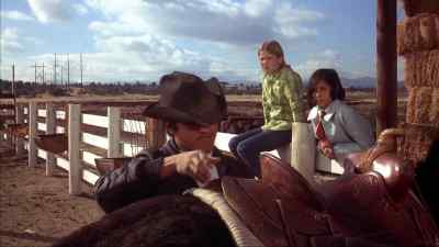 Please, Martin.
Wait until they get back. - Billy Jack