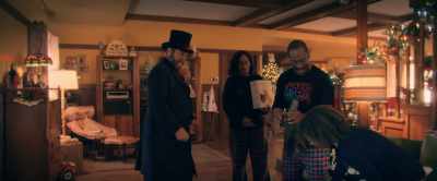 - Please. -Oh, splendid.
- But, uh, I'm sure - Candy Cane Lane