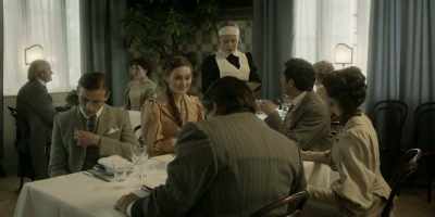 - Please serve the champagne now.
- Yes, sir. - A Fortunate Man
