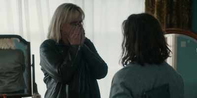 - Please.
- (SNIFFLES) - Rain Dogs