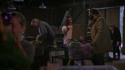 - Please stay.
- Gary, you got this. - The Dog Days of Christmas