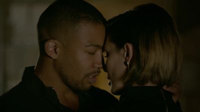 Please stay here. - The Originals