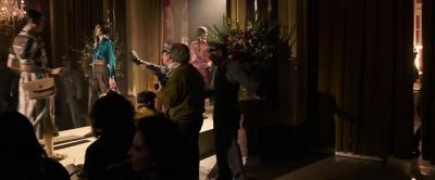 Please, the show is over.
Thank you. - House of Gucci