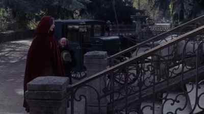 - Please wait for us here.
- Please, madame, I can't wait. - Murders in the Rue Morgue