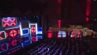 Please welcome
Mr. Jeff Dunham! - Jeff Dunham: Me The People