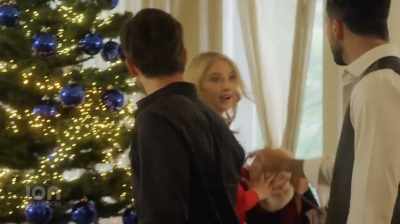 Please welcome...
what was your name? - Best Christmas Ball Ever!