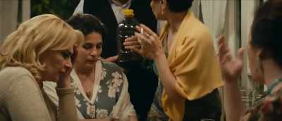 -Please... we're talking.
-Why are you acting like this? - My Happy Family