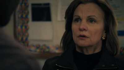 - Pleasure to meet you, Beth.
This your first time? - The Enemy Within