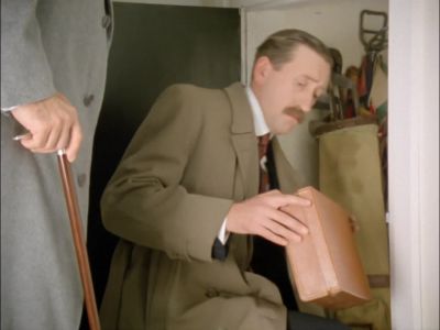 [Plenderleith] That'’s mine. - Agatha Christie's Poirot