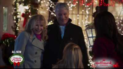 Plenty of time to enjoy
these decorations, - Christmas at Dollywood