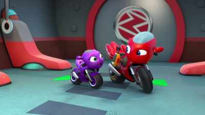- Plus, it has blinking lights
and it makes noises! - Ricky Zoom