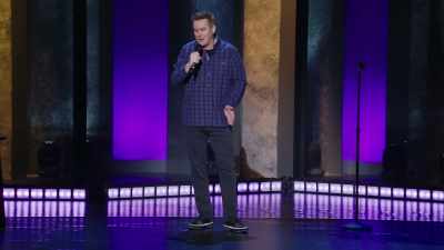 Poate prind mingea
în terenul de ţintă şi ţipă: - Brian Regan: Nunchucks and Flamethrowers