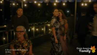 Poate reuşim să deblocăm contul, - A Royal Seaside Romance
