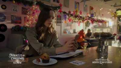 Podes perdoar-me depressa e vir cá?
Preciso de falar. - Christmas for Keeps