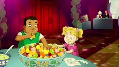 - [Poison Ivy] The fruit salad?
- [sneezes] - Harley Quinn