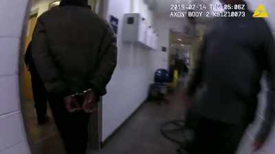 [police 3] shoelaces, belts,
strings, whatever, take it out. - Jussie Smollett: Anatomy of a Hoax
