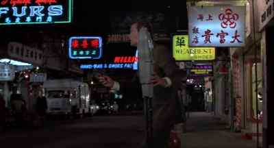 Police! Drop it!
Drop it. - The Man with the Golden Gun