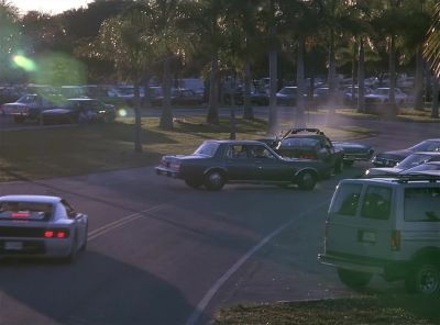 Police, freeze! - Miami Vice