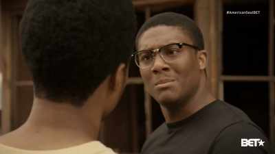 - Police! Get on the ground!
- GERALD: We look weak, - American Soul