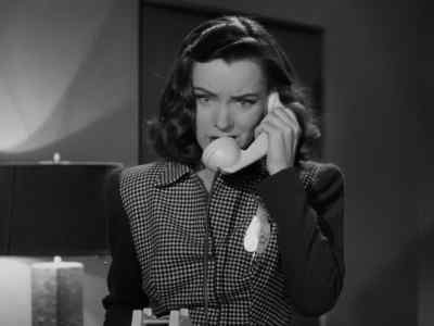 Police headquarters, quick! - Phantom Lady