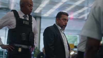 [ Police radio chatter ] - The Rookie: Feds
