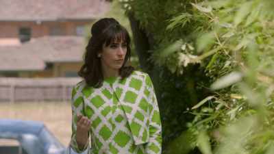 [ Police radio chatter ] - Ms Fisher's Modern Murder Mysteries