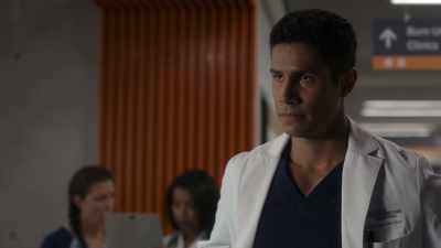 [ Police radio chatter ] - The Good Doctor