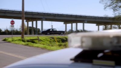 [ Police radio chatter ] - Supernatural