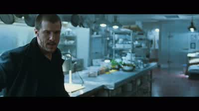 Police! - Jack Reacher: Never Go Back