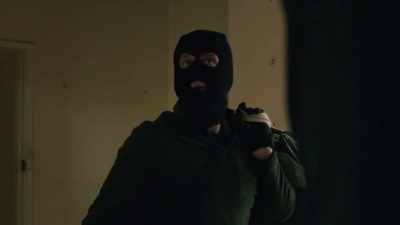 (police sirens wailing) - Informer 3838