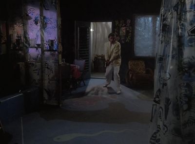 [police sirens wailing] - Miami Vice
