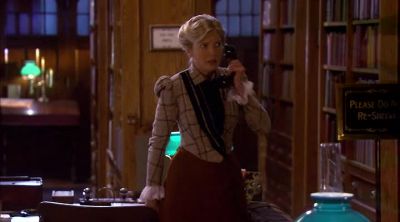 Police Station 4, please. - Murdoch Mysteries