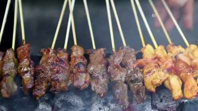 POLLO Y CARNE, CHICKEN AND BEEF. - Harlem Globetrotters: Play It Forward