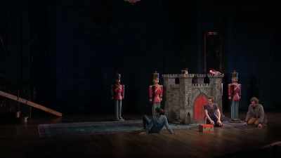 POLONIUS: My lord,
I do entreat your patience - Great British Theatre