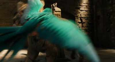 - Poly, don't!
- (Barry snarling) - Dolittle