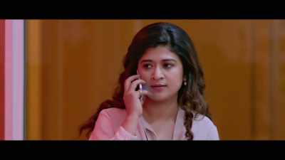Pooja. That Anurag is a fraud. - Dream Girl