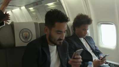 -[pop music playing]
-[indistinct conversation] - All or Nothing: Manchester City