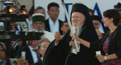 (Pope Francis
speaking Spanish) - Pope Francis: A Man of His Word