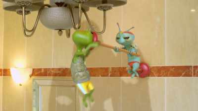 - [popping]
- [heavy breathing] - Alien TV