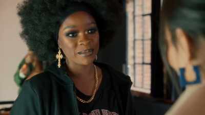 [poppy dance music playing] - Glow Up: Britain's Next Make-Up Star