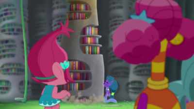 [ Poppy gasps ] - Trolls: TrollsTopia