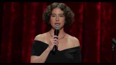 - [pops lips nervously]
- [audience laughing] - Ilana Glazer: Human Magic