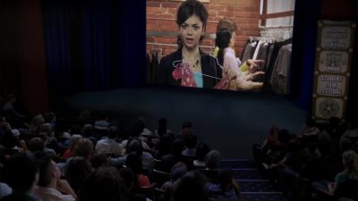 Popularity's contagious - Geek Charming