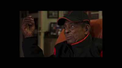Por que quebrou a perna dele? - Say Hey, Willie Mays!