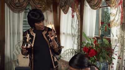 Porsha, that Pastor McKnight
sure is fine. - Christmas Belles
