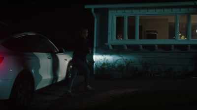 [portazos] [ladridos de perro] - Couples Retreat Murder