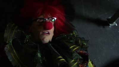 -(POT CLANGS)
-(GRUNTS) - Gotham