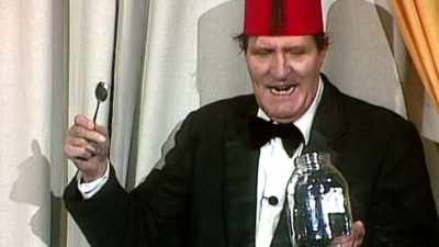 Pot, lepel, lepel, pot. - Tommy Cooper Forever