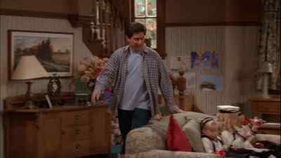 £­ Hey, noodle.
£­ Hey. Look at them. - Everybody Loves Raymond